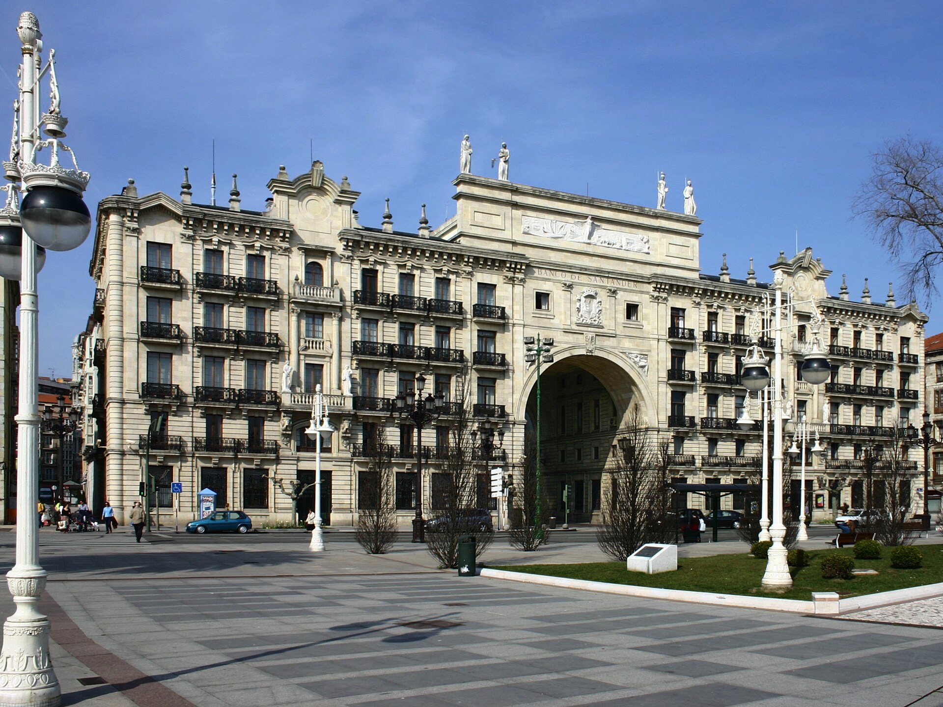 Imagem de referência de Banco Santander, descrito nos dados abertos como banco multinacional espanhol baseado na Cantábria