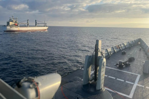 Somali pirates briefly seize vessel in Gulf of Aden