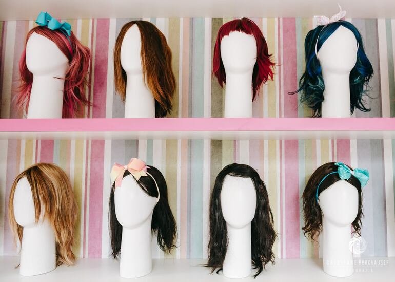 Entre a quimioterapia e o espelho: como mulheres que tratam o câncer lidam com a queda de cabelo e encontram formas de se reconhecer