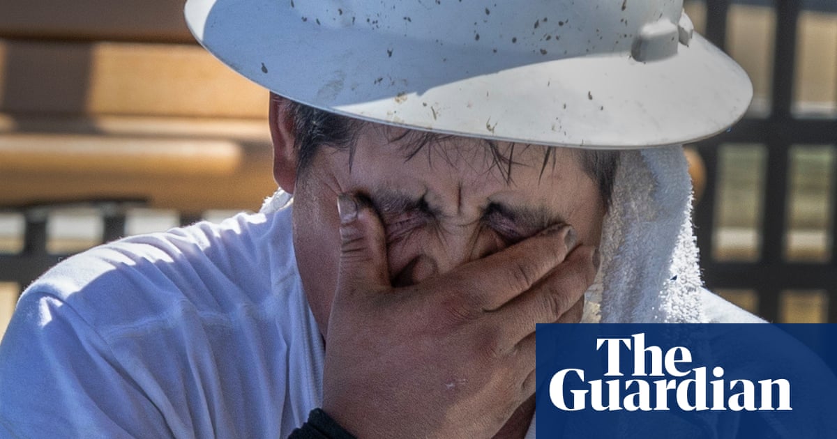 "Seu corpo luta para manter-se fresco": trabalhadores se esforçam em calor recorde enquanto regra federal é congelada