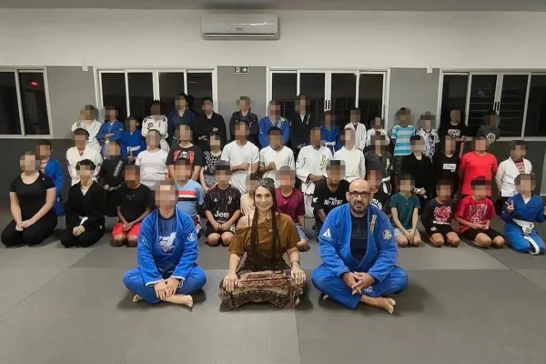 Crianças lutam sem kimono em projeto que gastou verba de Frias com uniforme