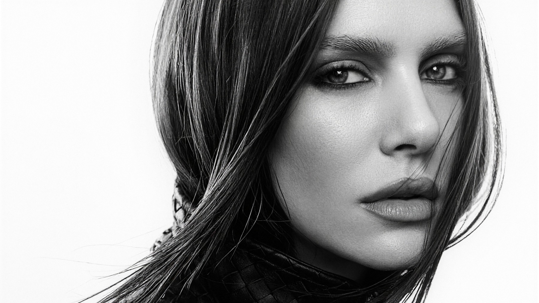 Valentina Ferrer revela por que preserva o filho com J Balvin e lembra início da carreira: 'Não me sentia modelo'