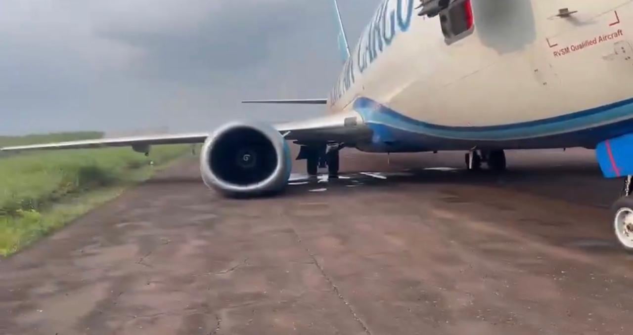 Investigadores congoleses apuram colapso do trem de pouso de um cargueiro 737-300