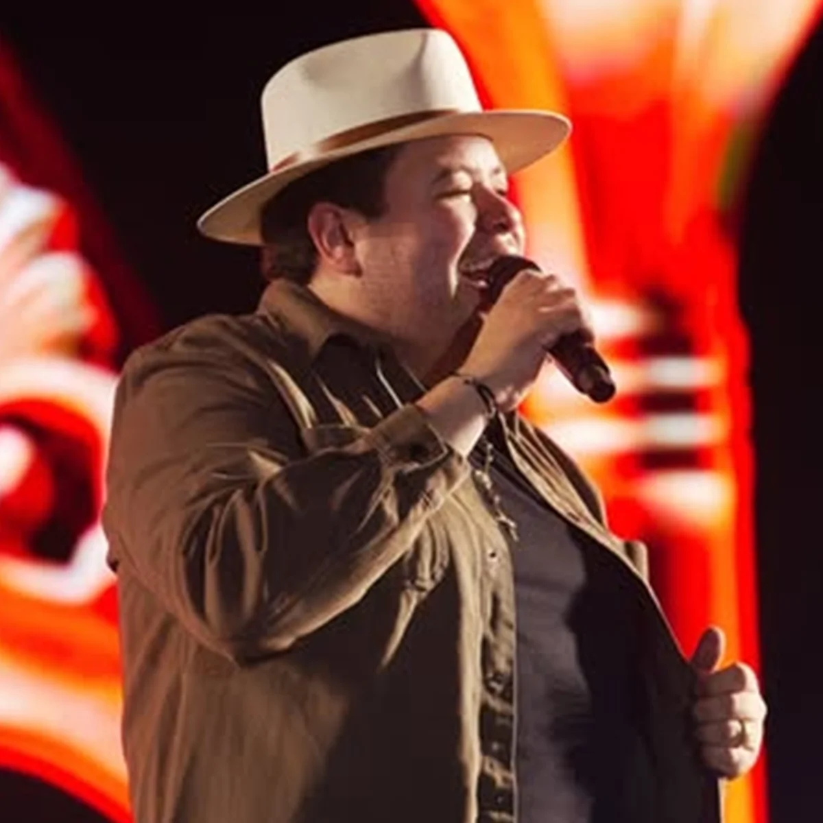 Rey Vaqueiro cancela shows após acidente com avião no RN