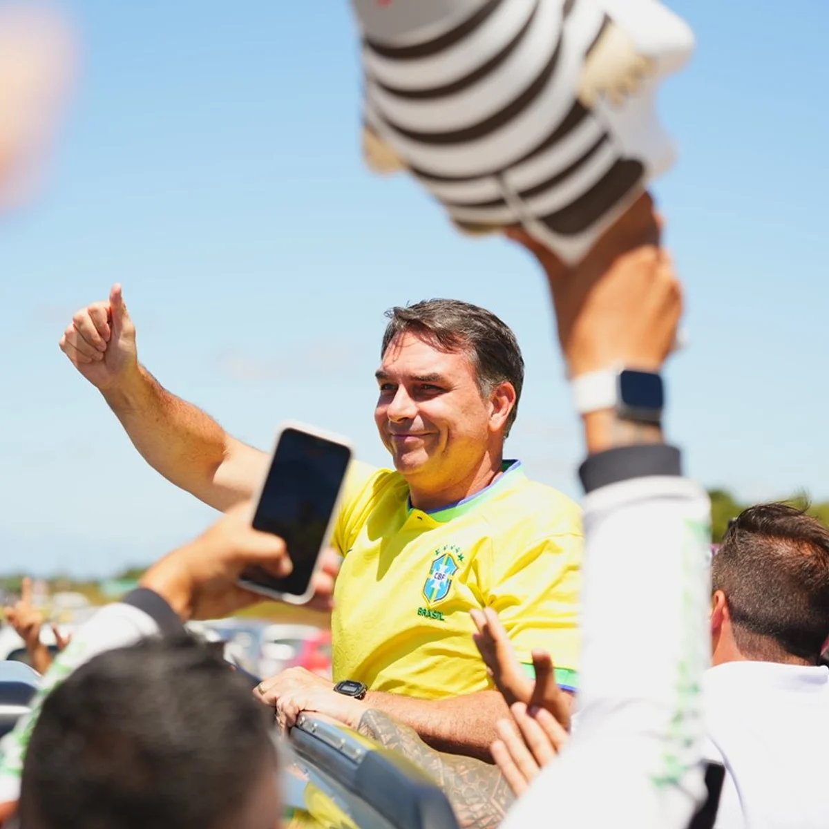 Diz-me com quem andas ou voas, e eu te direi o que és
