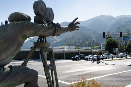 O sobrinho de Dolly Parton é acusado de ameaçar violência e querer destruir o legado da cantora