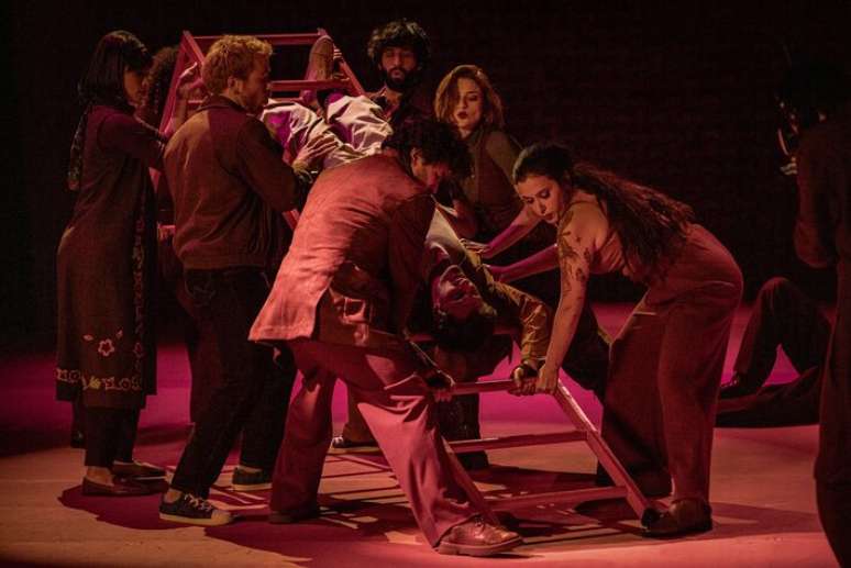 Emocionante e nostálgico, musical de 'Feliz Ano Velho' merece ter vida longa no teatro