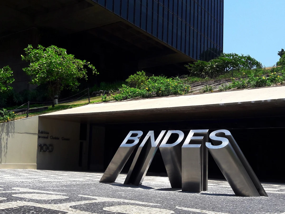 BNDES abre crédito de R$ 22,6 bilhões para empresas afetadas por tarifaço