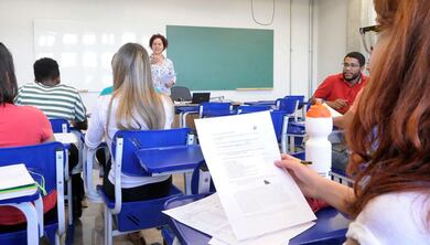 Emprego entre recém-formados é maior em Medicina, Engenharia e Administração; confira ranking