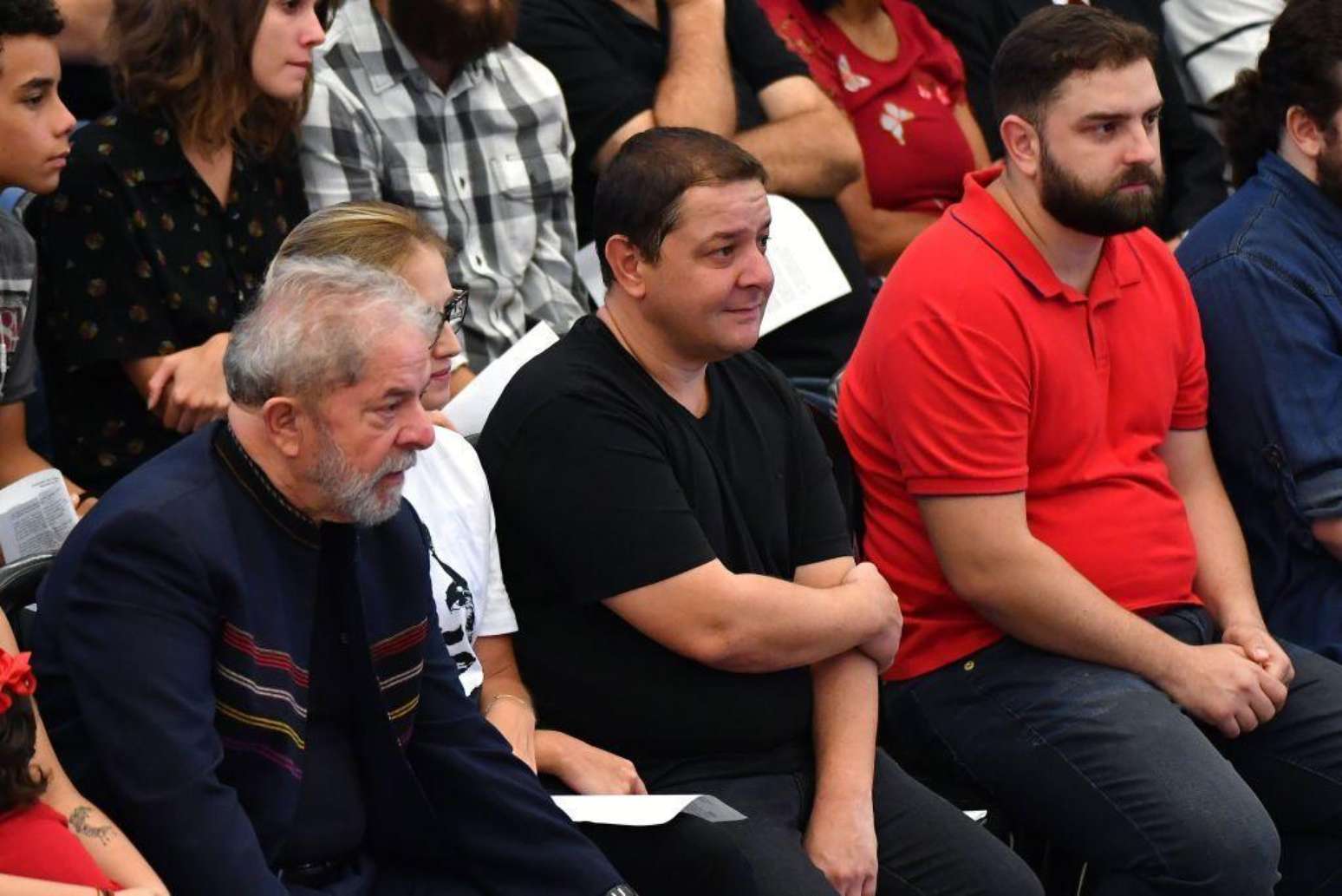 Lulinha (ao centro) &eacute; investigado em tr&ecirc;s inqu&eacute;ritos na Pol&iacute;cia Federal