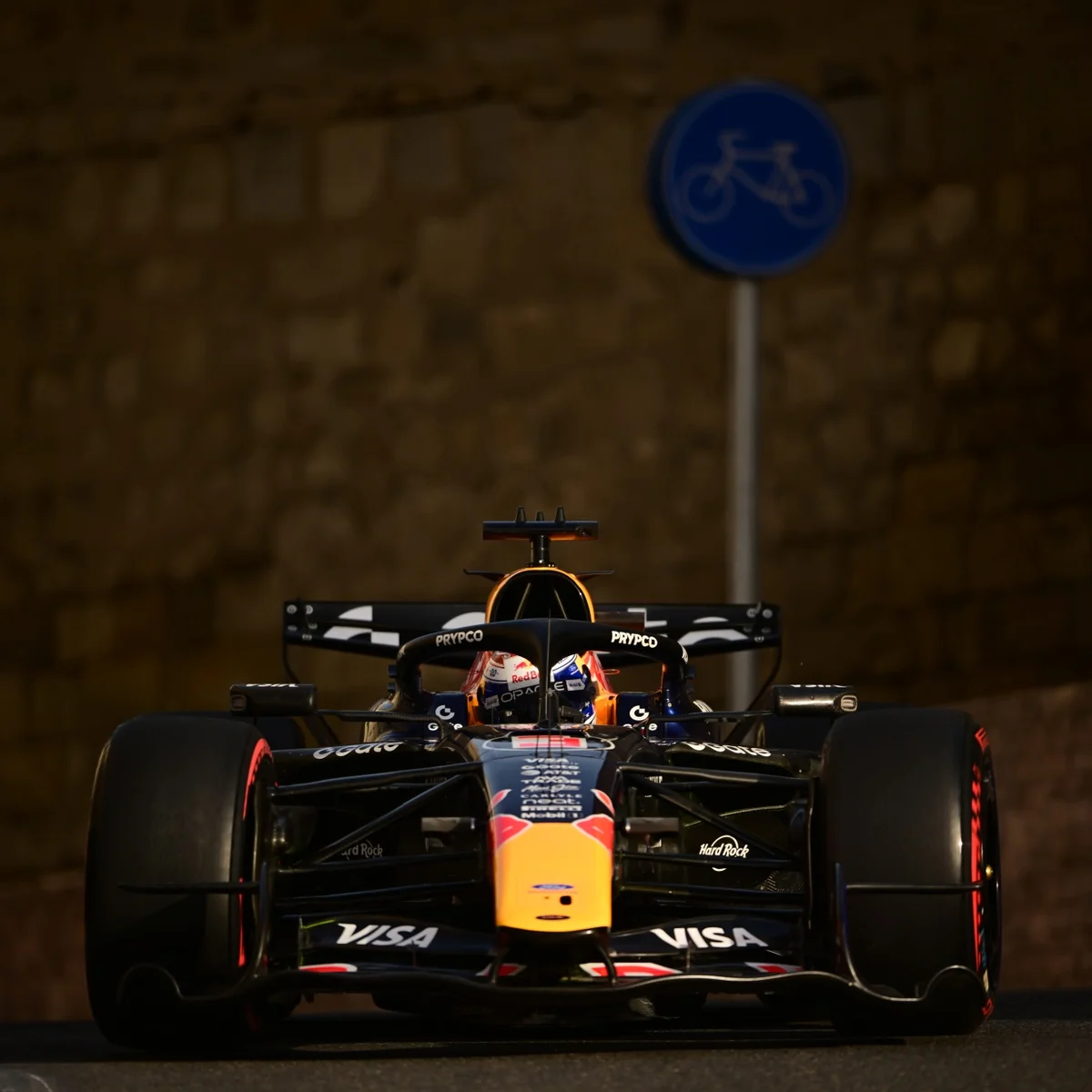 Fórmula 1: Max Verstappen lidera terceiro treino livre no Azerbaijão