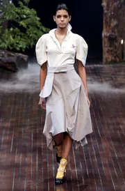 Sucesso no exterior, top model Raica Oliveira desfila no Metrópoles Catwalk