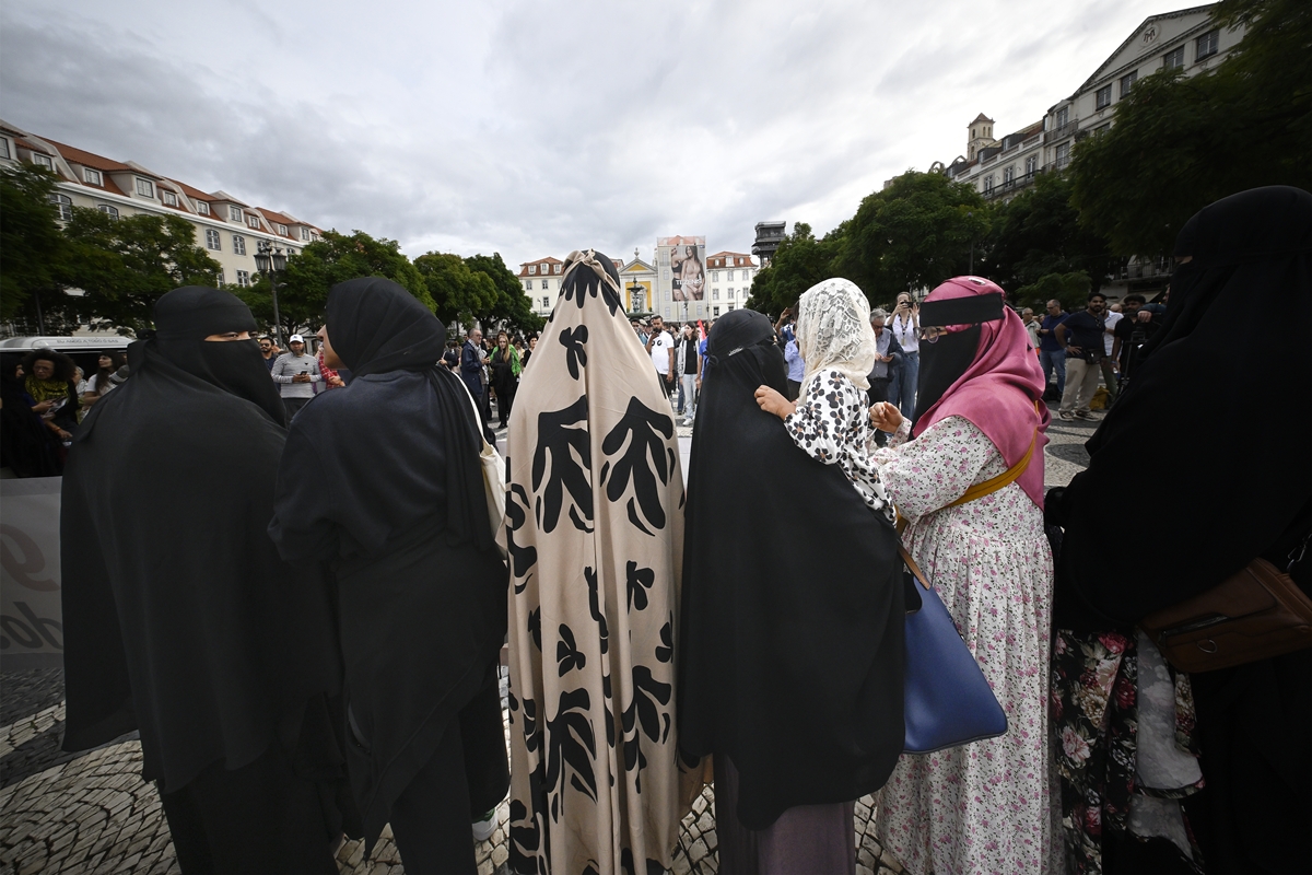 “Lei das burcas” entra em vigor em Portugal com multas de até 3 mil euros