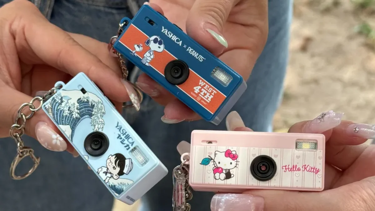Imagem da matéria: Câmera minúscula de 1 MP vira acessório com versões de Snoopy e Hello Kitty