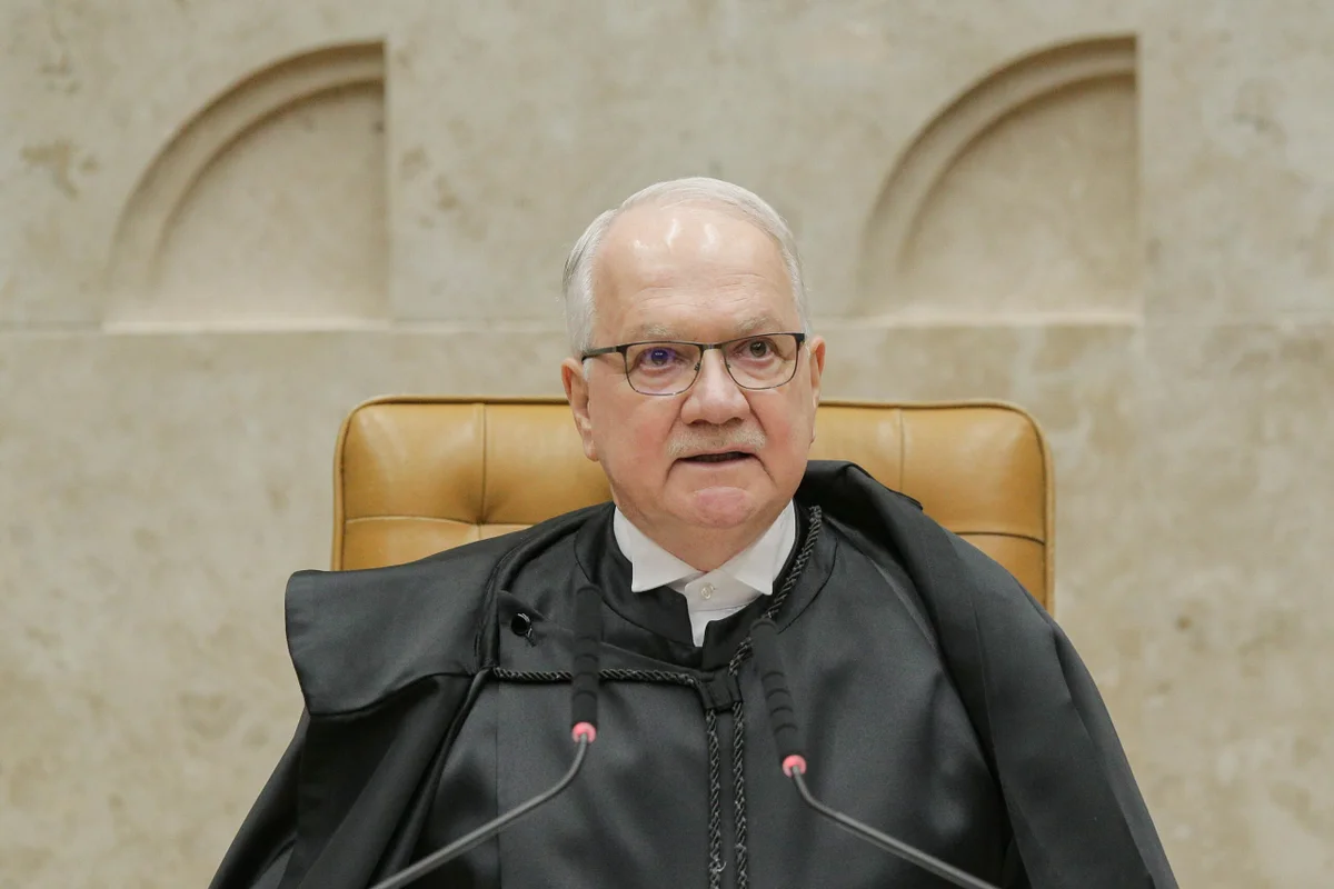 Fachin pede que Mendonça derrube sigilo de ação sobre pagamentos de Vorcaro