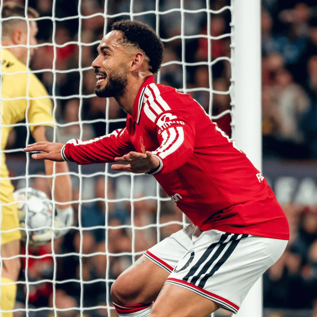 Com gol de Cunha, Manchester United goleia Sabah na Champions League