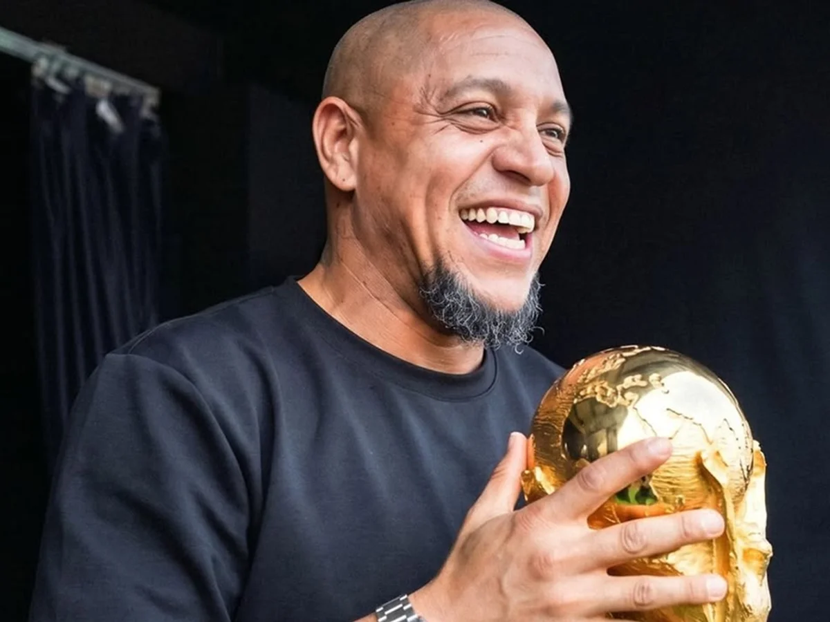 Pentacampeão, Roberto Carlos diz ter perdido 99% do que ganhou no futebol