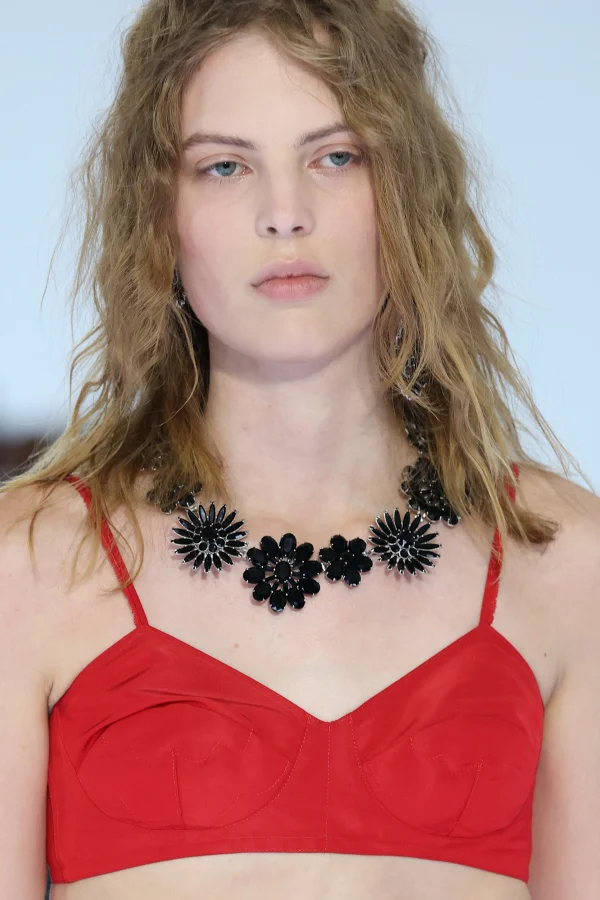 Prada desfila na Semana de Moda de Milão: veja destaques e tendências - destaque galeria