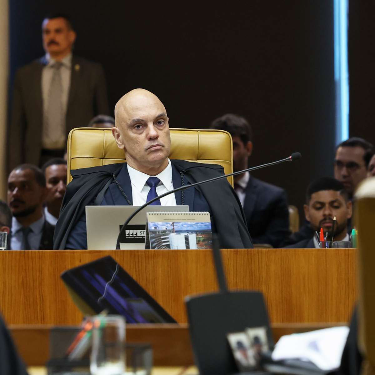 STF tem bate-bocas, placar dividido e pedido de vista de Dino em 1º julgamento sobre Moraes e Vorcaro