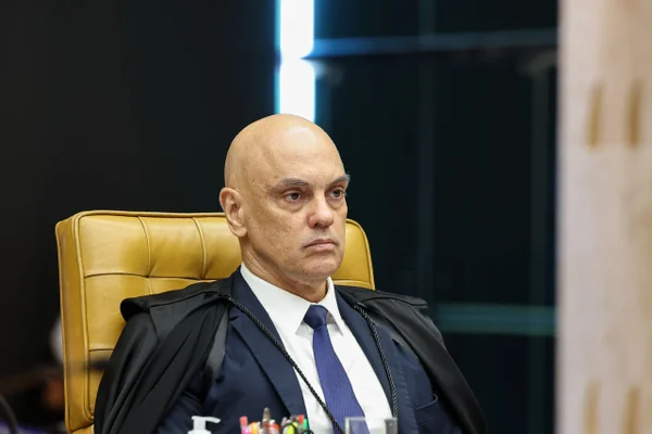 Em uma semana, Senado registra 11 novos pedidos de impeachment de Moraes - destaque galeria