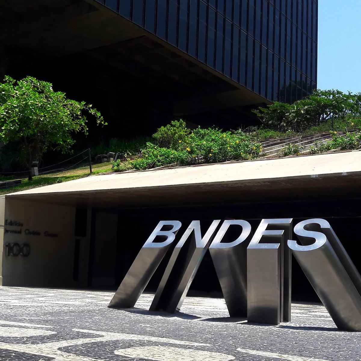BNDES abre crédito de R$ 22,6 bilhões para empresas afetadas por tarifaço