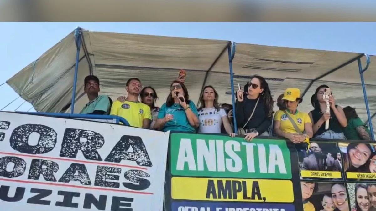 Durante ato, Bia Kicis critica atuação do STF: "Supremo hoje está em xeque"