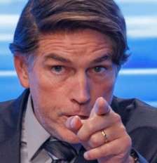 O ator Jim Caviezel interpreta o presidente Jair Bolsonaro em 'Dark Horse' Foto: Reprodução/IMDB