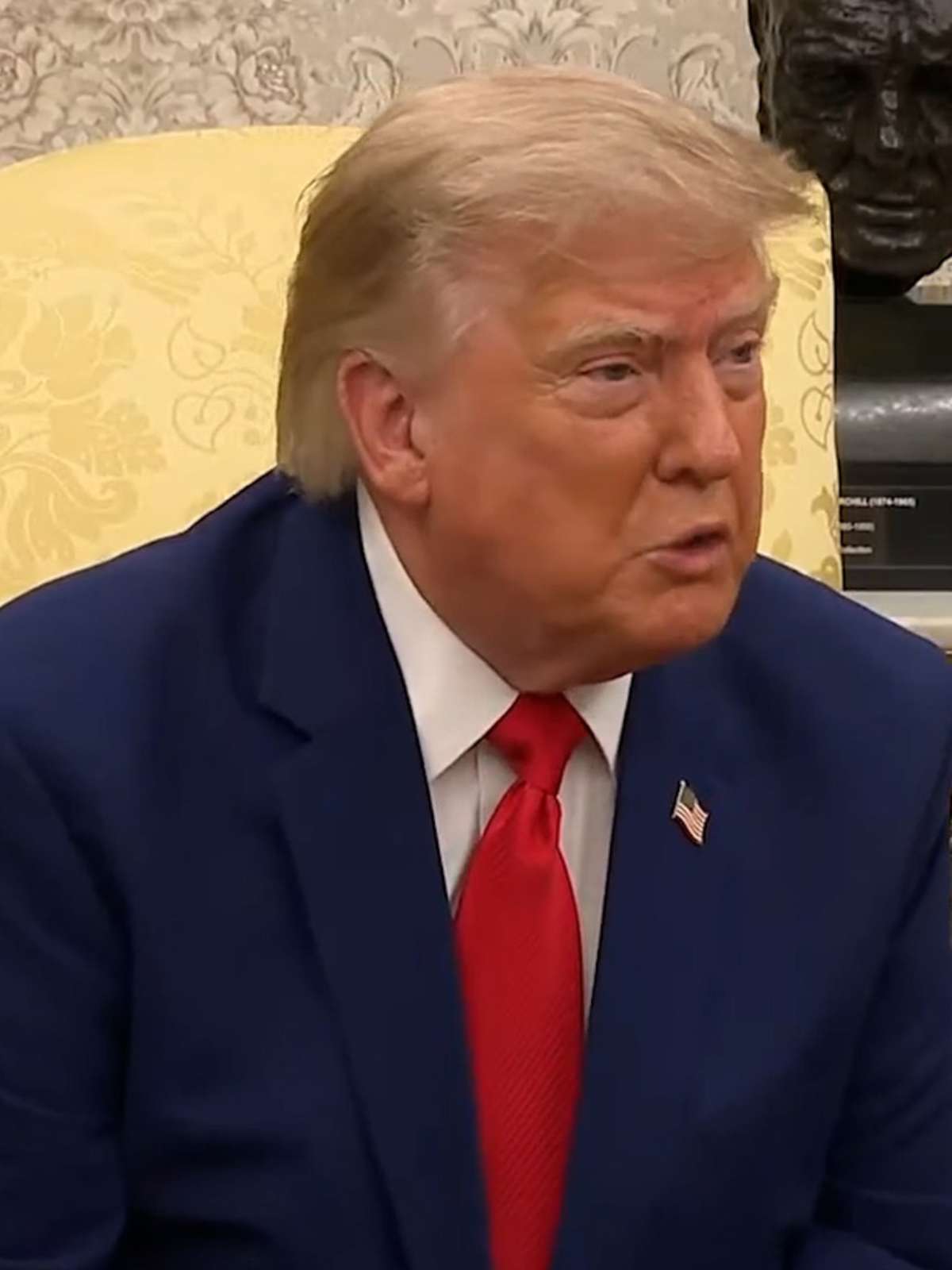 Trump proíbe repórteres da CNN, MS NOW e Politico de entrar na Casa Branca