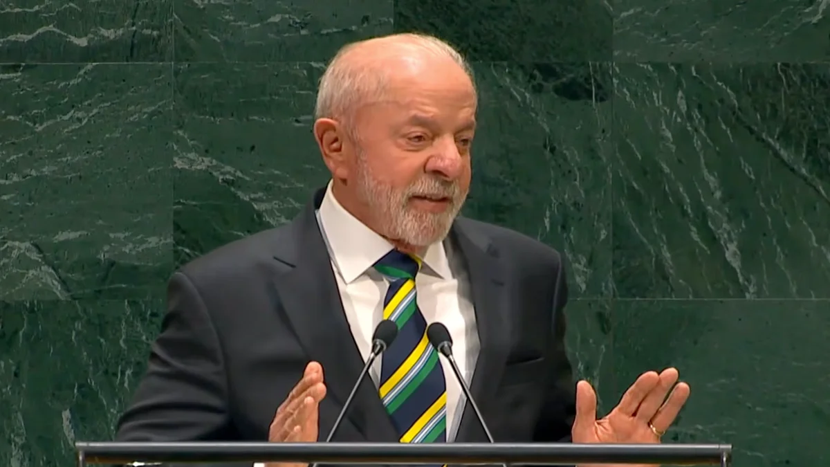"Não precisamos de porta-aviões nas nossas águas", diz Lula na ONU