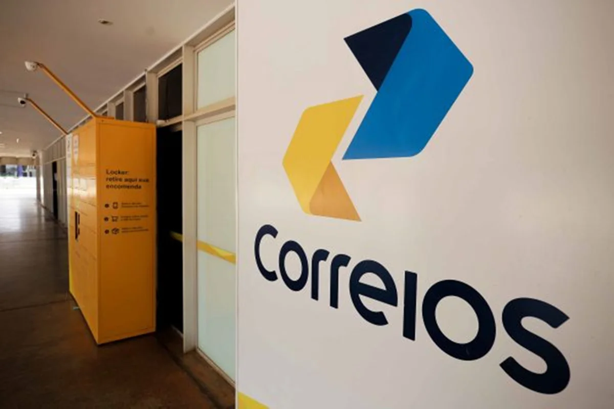 Trabalhadores dos Correios entram em greve nacional nesta sexta