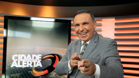 Gottino e Lombardi dão show de elegância em preparação para o Cidade Alerta: ‘Dupla de milhões’