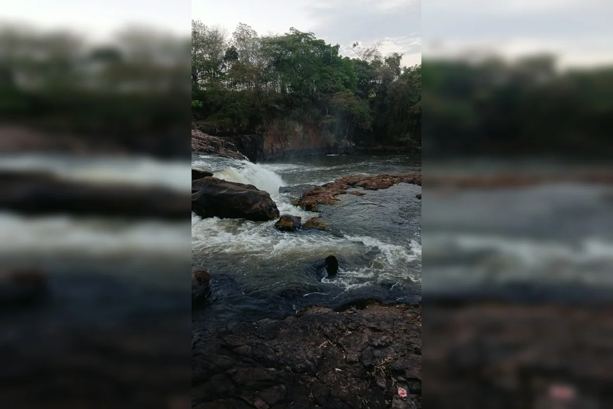 Jovem de 19 anos escorrega em pedras, bate a cabeça e morre em rio de Goiás